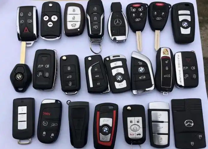 配汽车钥匙多少钱4s店配一把原装车钥匙多少钱
