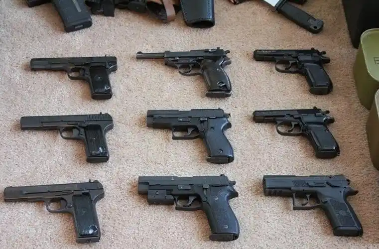 防范校园枪击,美国加州新提案要求家长向学校报备个人枪支