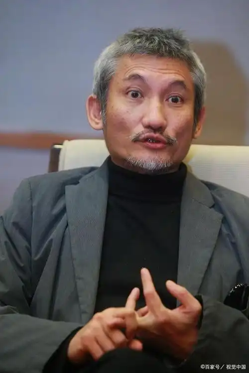 近日,有网友爆料称,73岁的著名导演徐克现身北京某医院,疑似患有严重