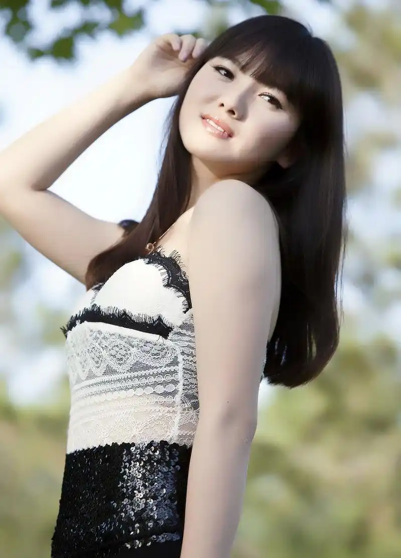 人像摄影(开心笑容的美丽姑娘)