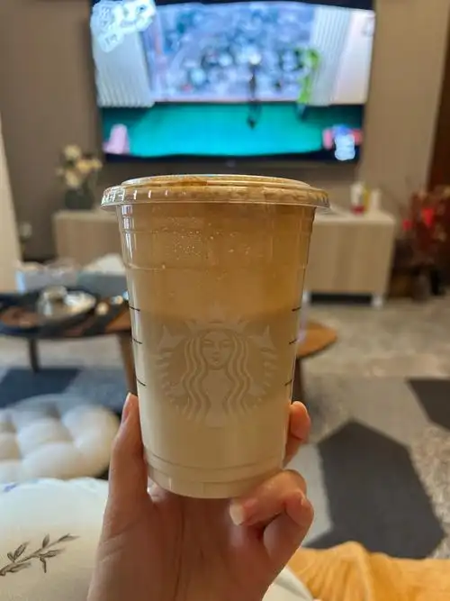 周末在家喝咖啡