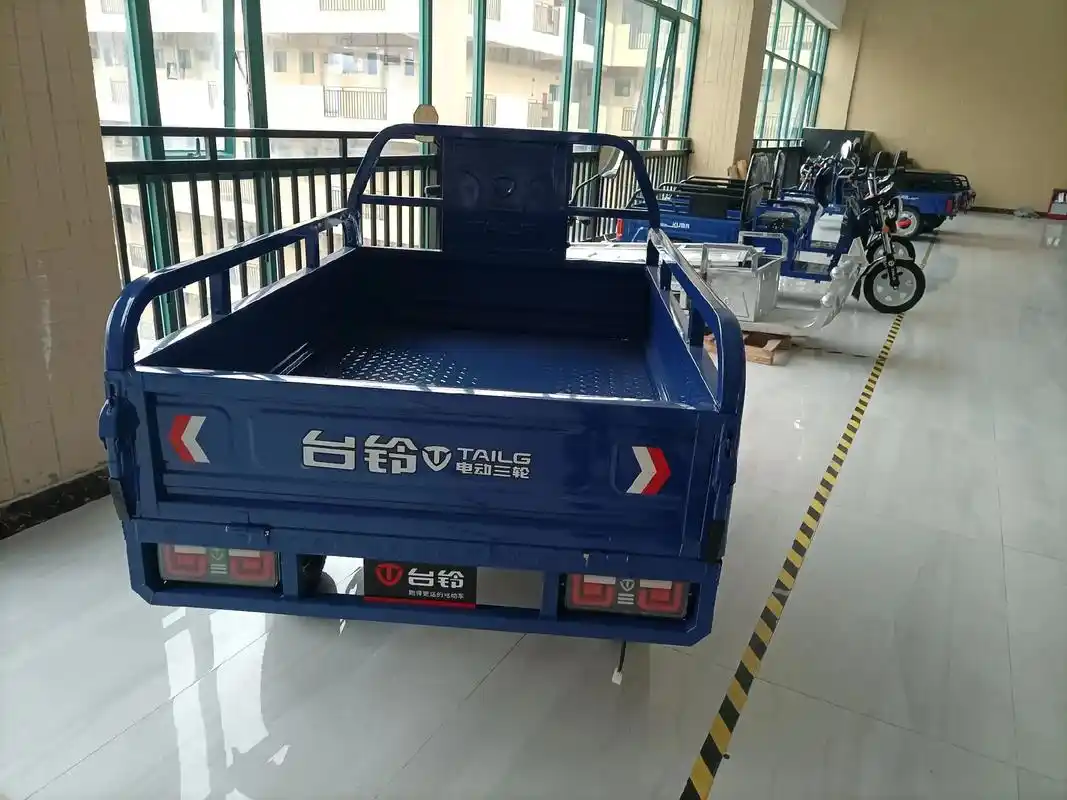 台铃电动三轮车新款尾灯.#电动三轮车厂家 #源头厂家直供