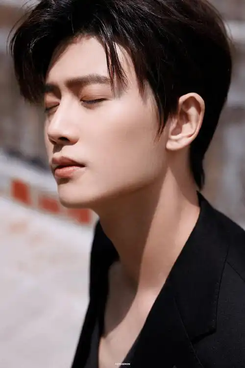 美度品牌代言人任嘉伦