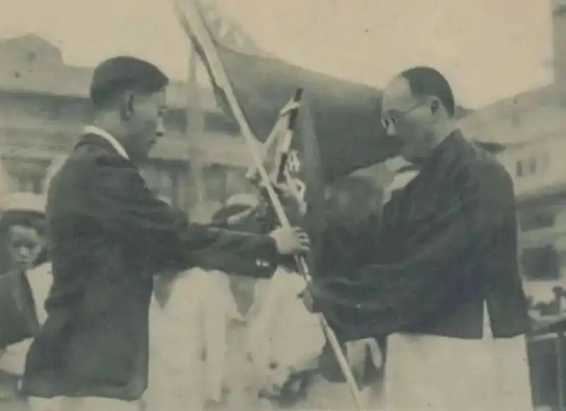 刘长春严词拒绝了日本威逼利诱他代表"伪满洲国"参加此届奥运会的要求