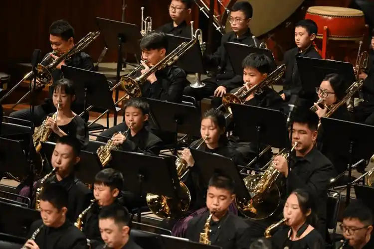 广州荔湾青少年交响乐团成立五周年庆典奏响"时光的声音"_荔湾区_美育