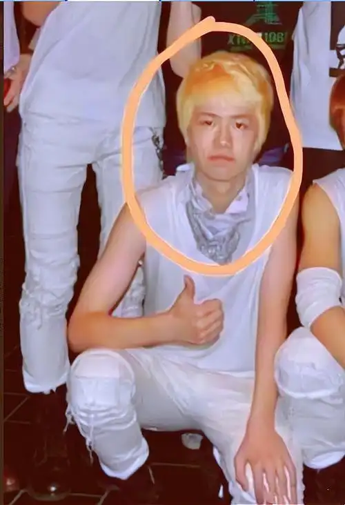 王一博又陷整容风波?博主:动过鼻子衰老太快!旧照对比判若两人