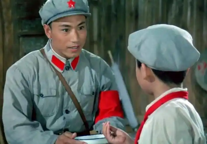 演员薄贯君:凭《闪闪的红星》走红,当红时隐退,妻子也是好演员_发展