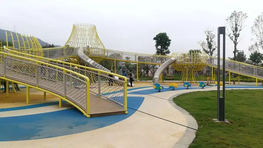肇庆市新建的儿童公园即将完成开放.