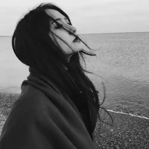 冷风断情长_伤感女生头像图片_扣扣居