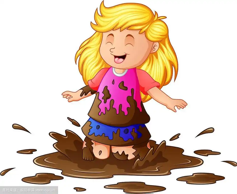 小女孩在泥里玩