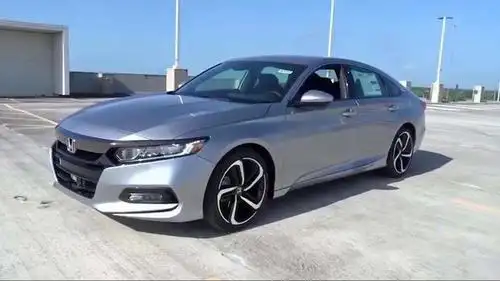 抢先实拍2021款本田雅阁,有这霸气颜值和内饰,给我个不心动理由