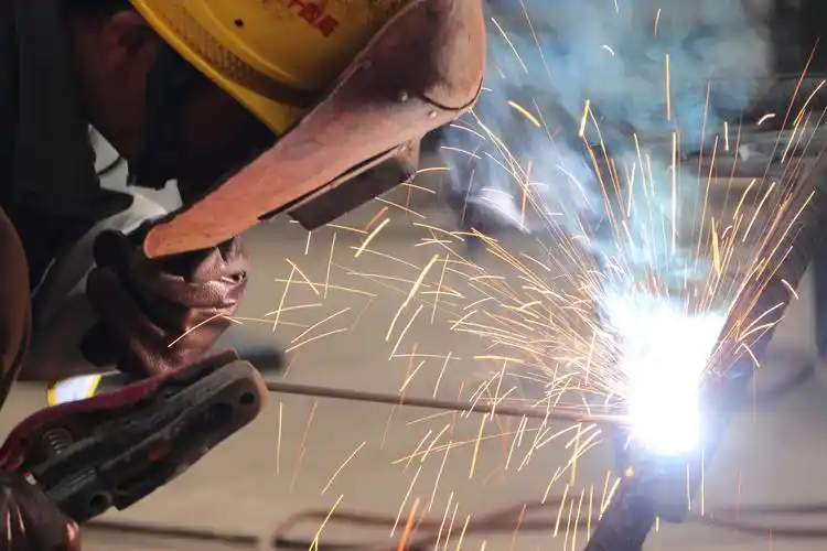 宜昭高速a1项目部开展钢筋焊接技能比赛活动