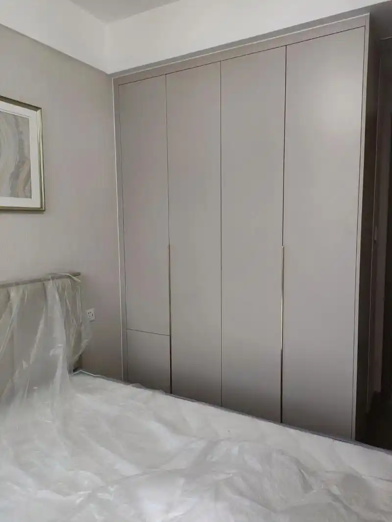 永不出错的奶咖色衣柜 奶咖色,我愿称之为万能搭配.