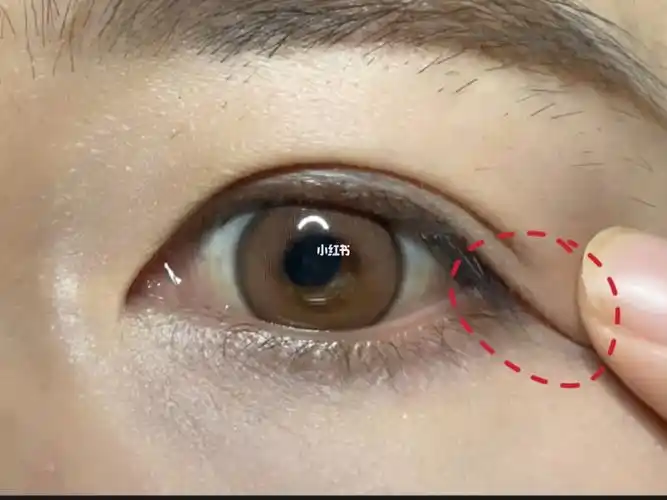 眼尾下垂怎么画好眼线
