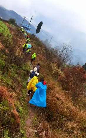 天涯"大叔"来綦江:上山下山都是真男子