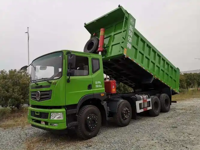 东风轻量化前四后八自卸车