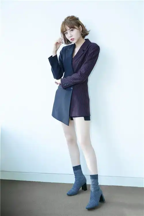 李欣燃《继承者计划》开播在即发布会"腿咚"王彦霖引高潮