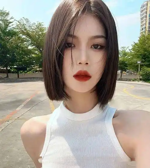 2022剪一款超a高级感十足的一刀切短发真的绝绝子