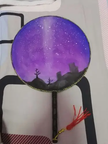 星空扇面画好了,现在只要包装一下就好了