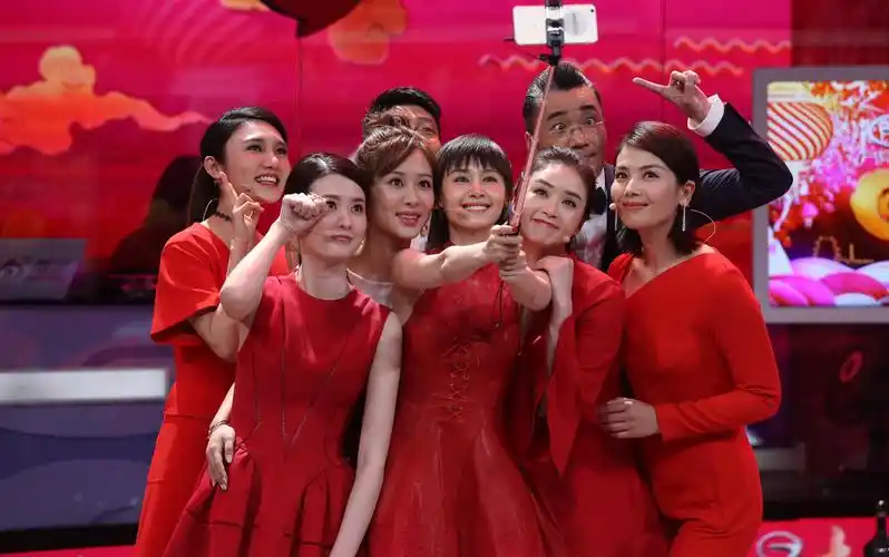 【@春晚】独家!欢乐颂五美传授心机自拍技能