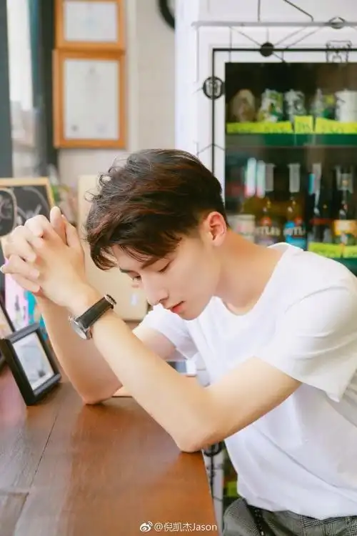 小鲜肉帅哥上海鲜肉男神帅哥倪凯杰唯美生活照图片帅哥猛男文章小虾米