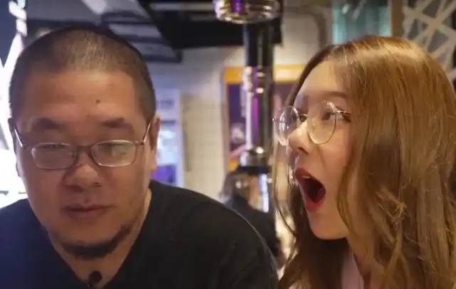 王师傅是巨婴毛毛很爱玩炉石传说模范夫妻离婚原因引发猜测