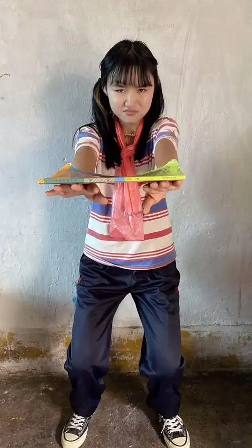 小学的时候经常被老师罚蹲马步哈哈