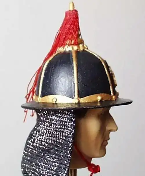 笠形盔,明军称为"明铁盔",民间又唤"帽儿盔",由缨枪,盔顶,盔体,顿项