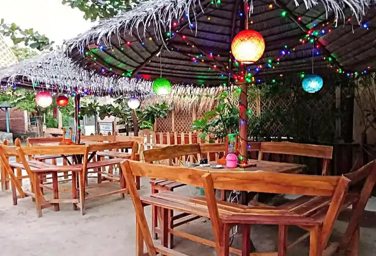 幸福饭店 (the happinezz)