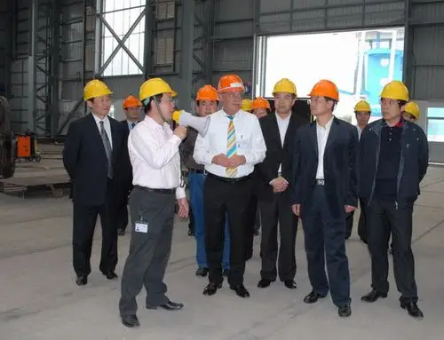 李川副省长向福建凯西不锈钢有限公司,豪氏威马有限公司及嘉年钢铁