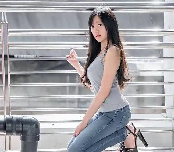 牛仔裤清纯美女与小姐姐,不可抗拒的诱惑_照片_风格_穿着