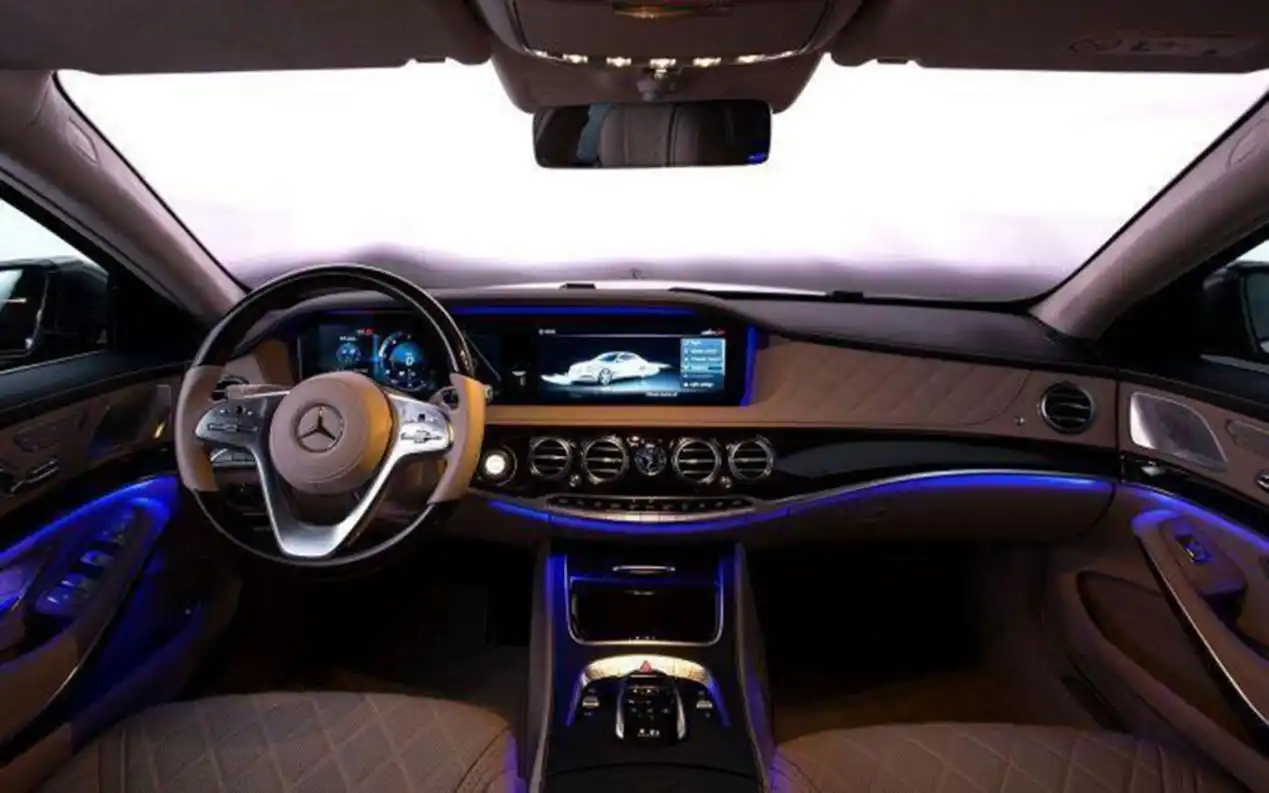 w222奔驰s级内饰