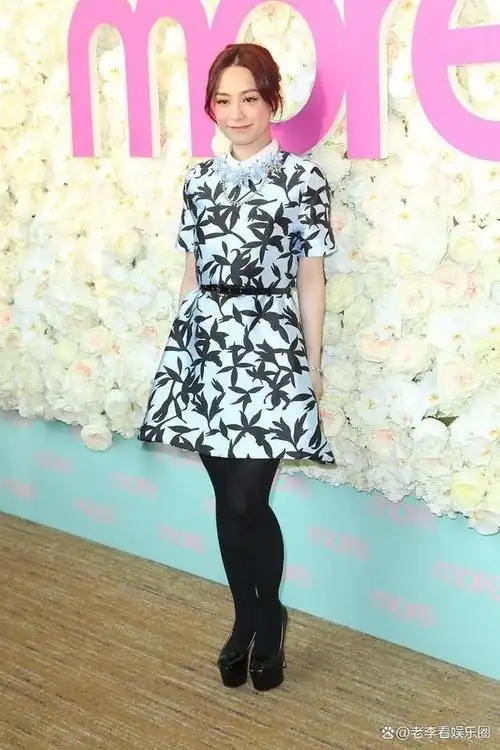 邓紫棋的皮裤造型并非最美,黑色丝袜才是终极武器!