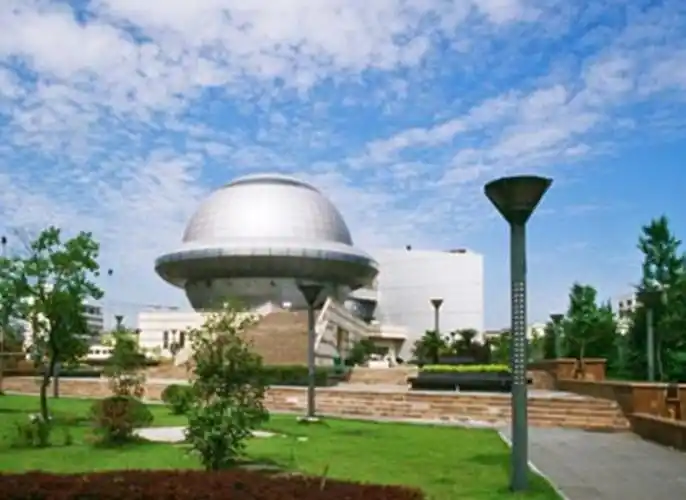 宝安科技馆深圳市宝安科技馆(简称:宝安科技馆)于1999年9月正式开馆.