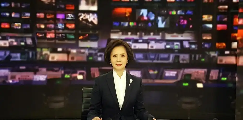 除了参加欢送会,有几位新闻主播还通过社交平台个人账号,公开向徐俐