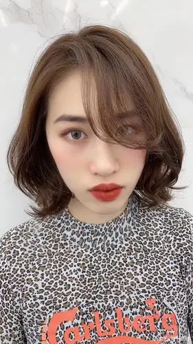 2020商业时尚短发烫发技巧