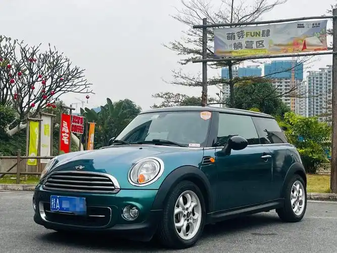 宝马mini 祖母绿 是不是很少有?