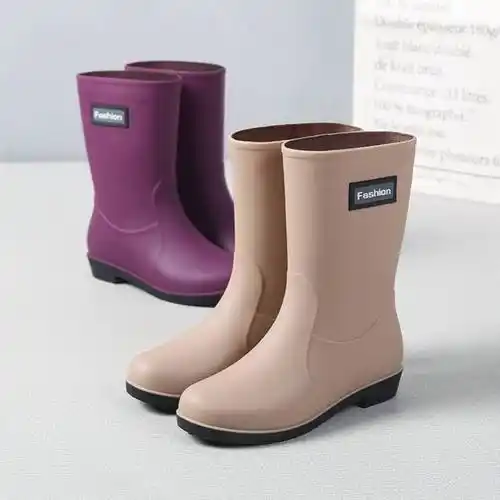 现代雨鞋高级雨靴网红同款水鞋夏天时尚女士轻便胶鞋防滑耐磨中筒