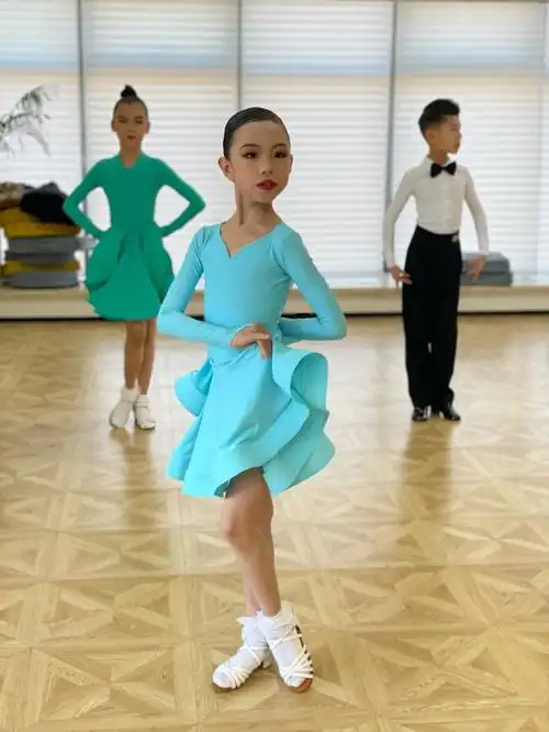 今天是拉丁舞女孩