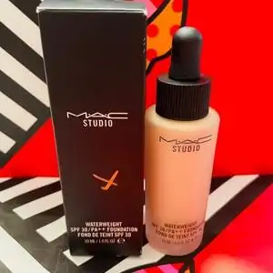 mac/魅可定制水漾轻盈粉底液滴管保湿滋润持久遮瑕