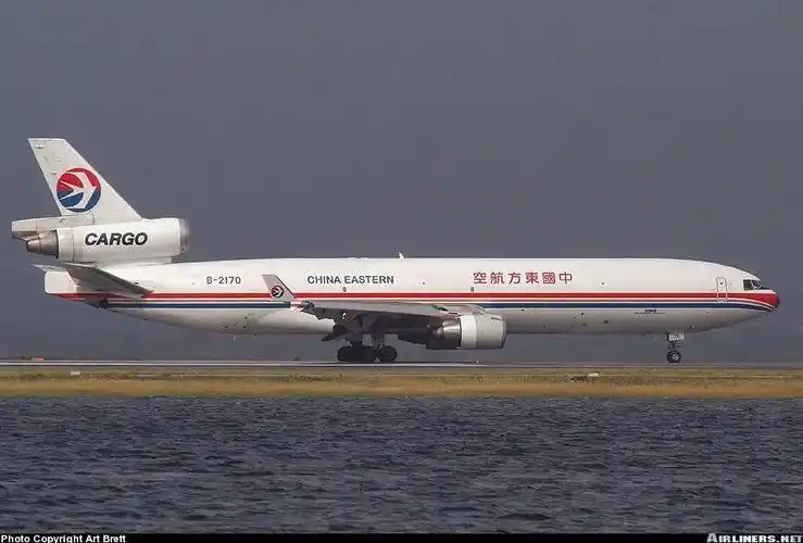 1998年9月11日,中国东方航空一架md-11(b-2173)客机,航班编号mu586,由