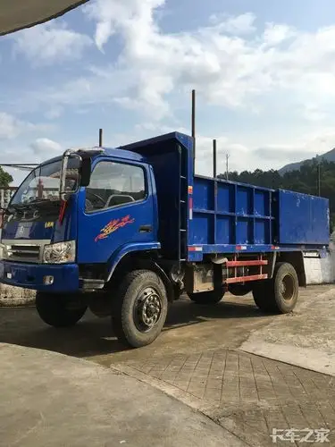 铁武林四驱农用车拉毛竹