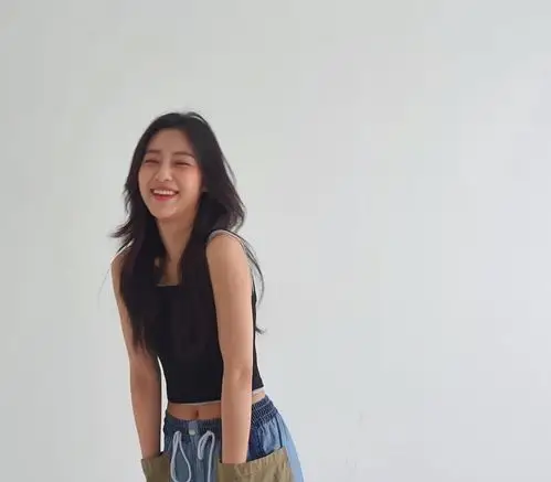 姜敏儿女主短发闺蜜