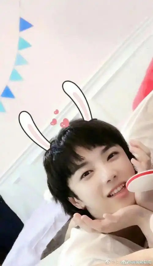 华晨宇火星演唱会#|#华晨宇#来看看一些可爱宝宝呀@华晨宇yucr侵删