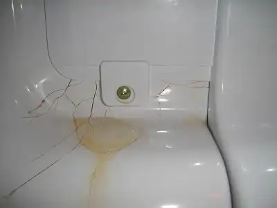 2.7万元三星冰箱内胆破裂 修不了也不能退