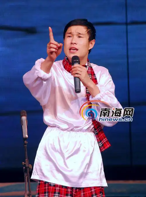 小沈阳三亚演出受欢迎 表情丰富笑翻天[图]