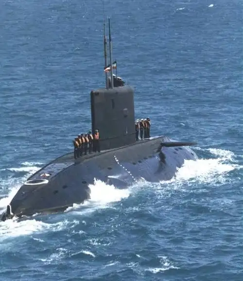 伊朗自行升级改造基洛级潜艇(组图)