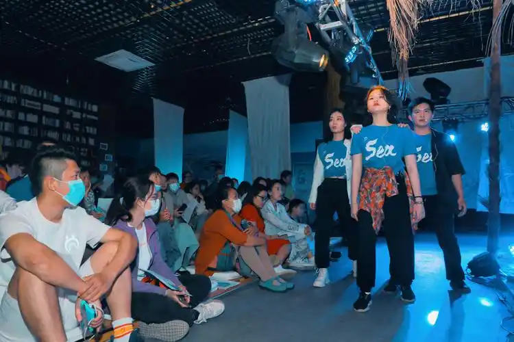 沉浸式音乐话剧《大海》再次点燃青春激情