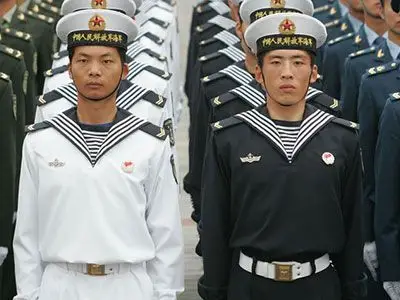 中国海军退役士官重返战位外媒曲解渲染南海紧张局势