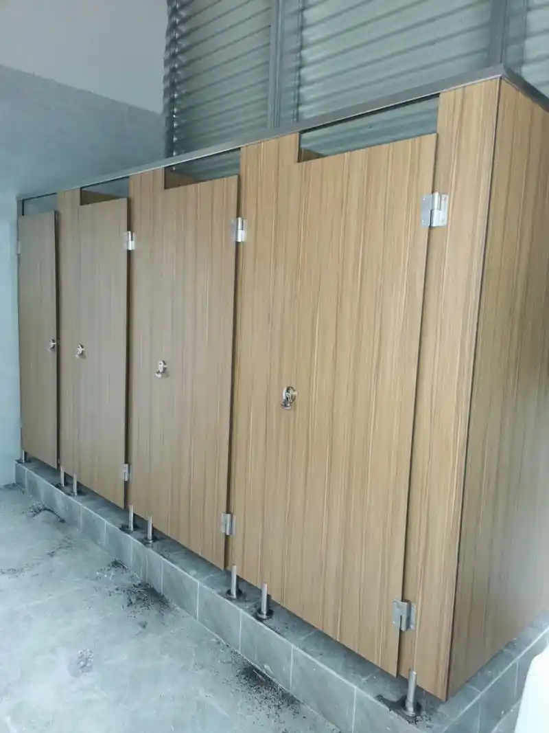 公共卫生间隔断,厕所隔板 承接全国卫生间隔板,板材设计安装可以咨询